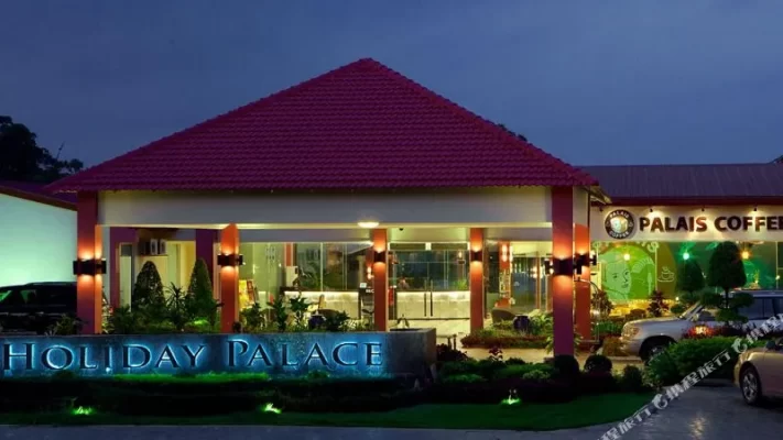 Holiday Palace Hotel hoành tráng